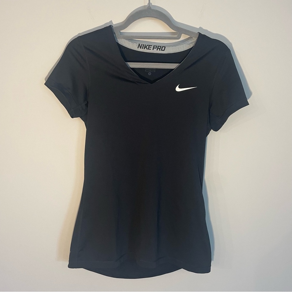 Nike Pro Dri-fit Black V-Neck Athletic Top Size M - Picture 1 of 6